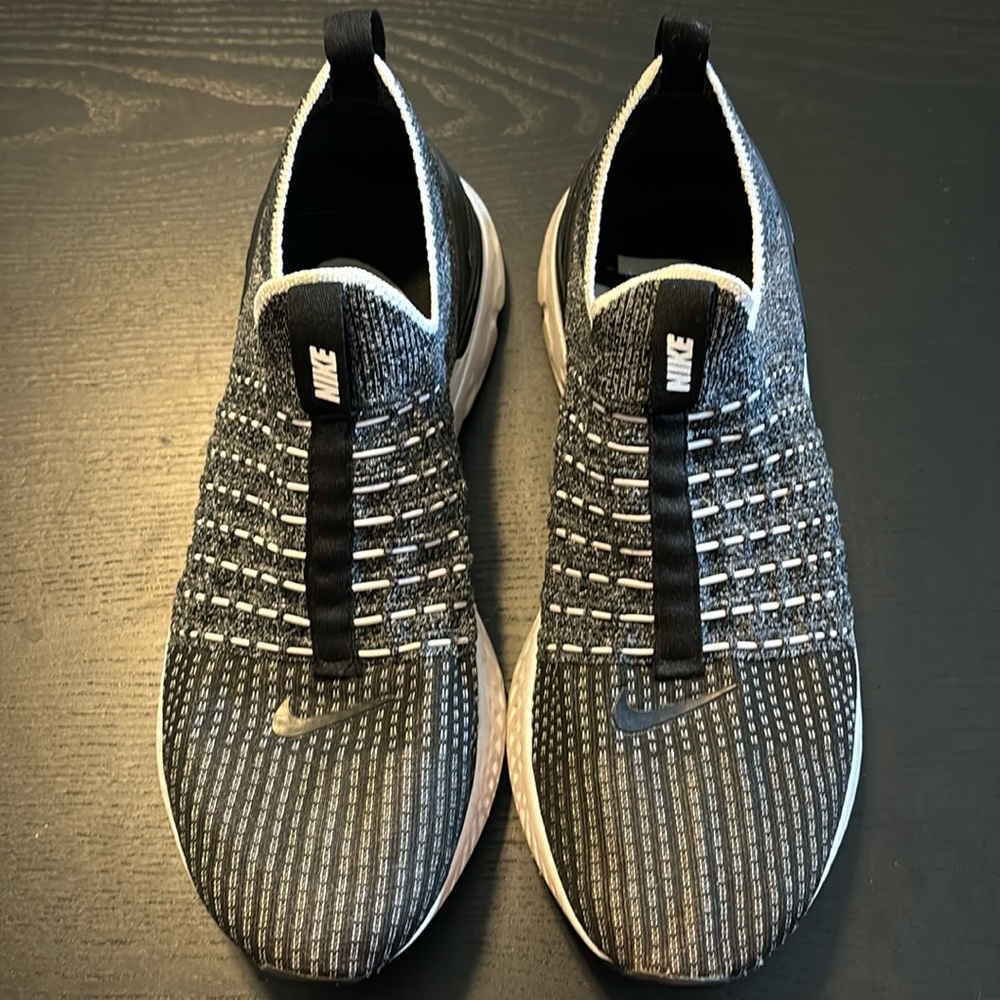 Nike React Phantom Run Flyknit 2 Slip On Shoes CJ0277-001 Size 10.5 black/white